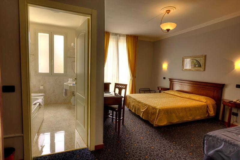 Hotel Castello Modena Szoba fotó